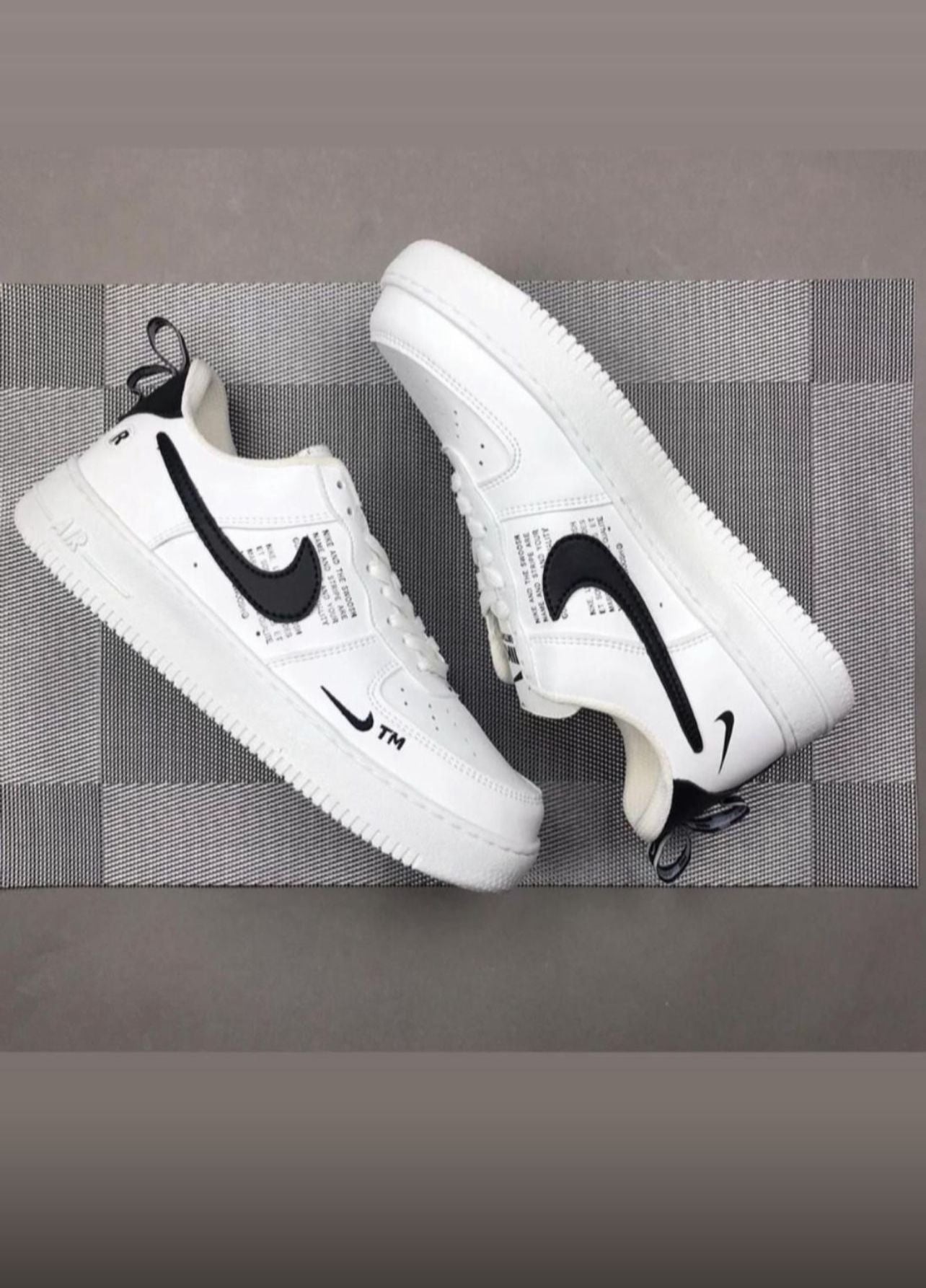 NIKE AIR FORCE 1 TM BLANCAS