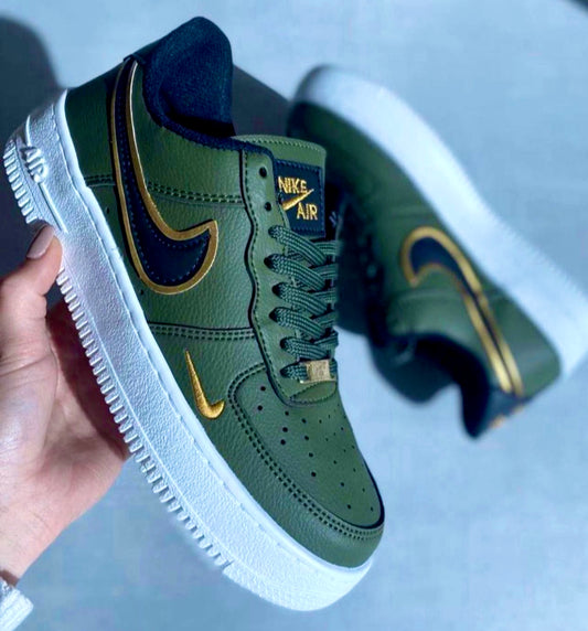 NIKE AIR FORCE 1 VERDE ORO