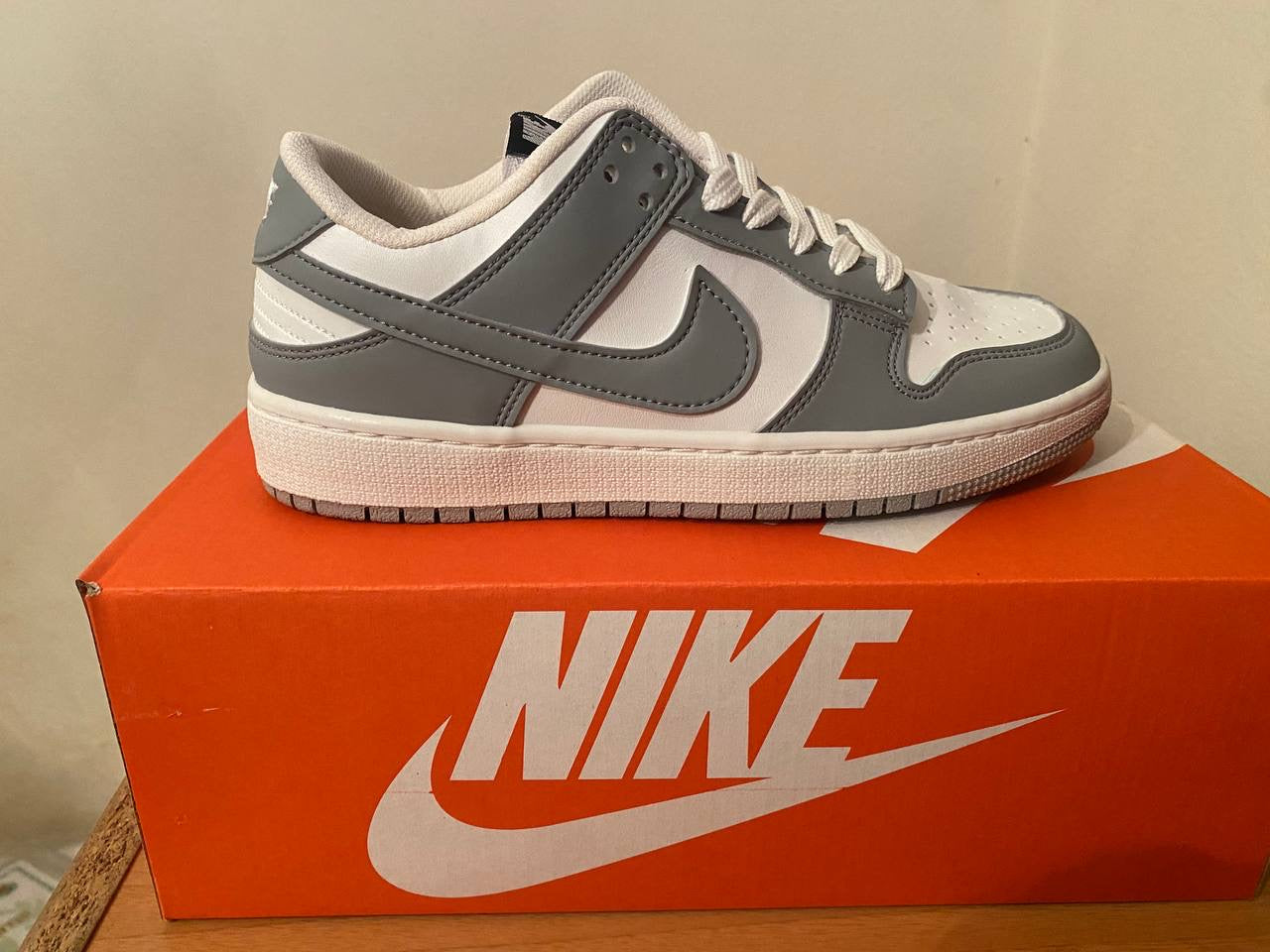 NIKE DUNK LOW GRIS