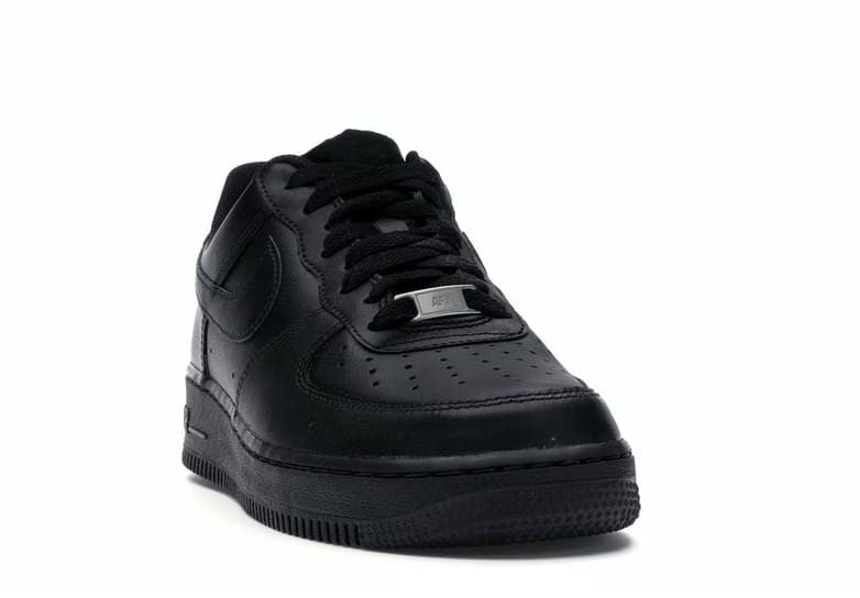 NIKE AIR FORCE 1 NEGRAS