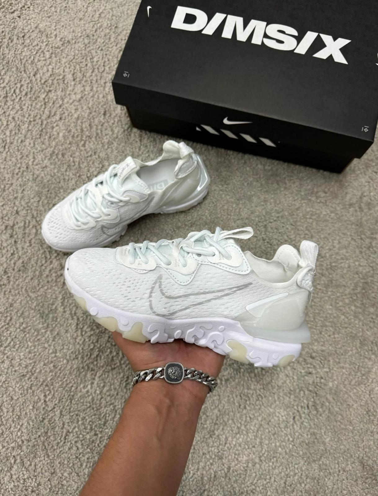 NIKE REACT