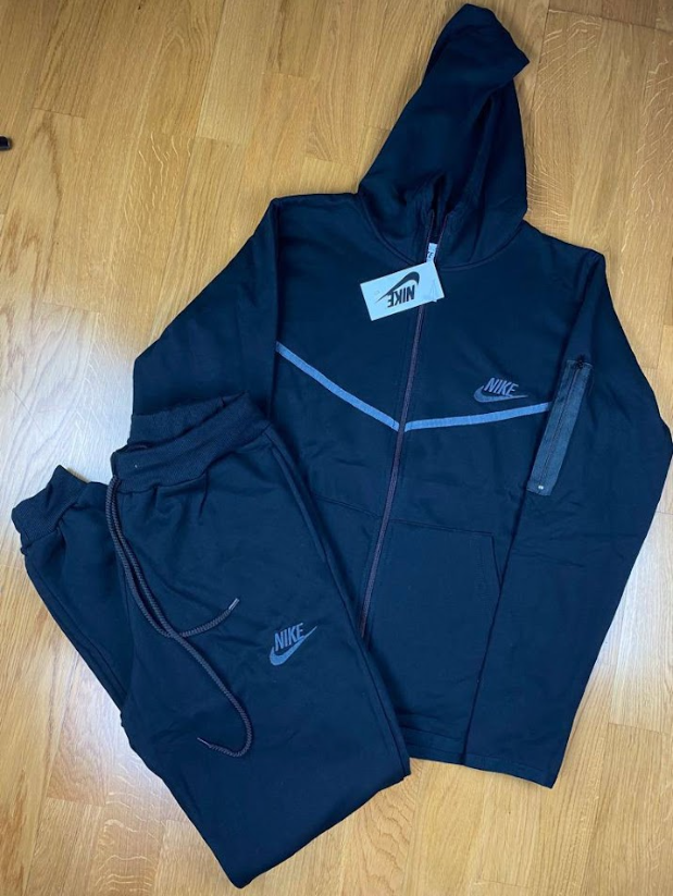 NIKE TECH FLEECE NEGRO