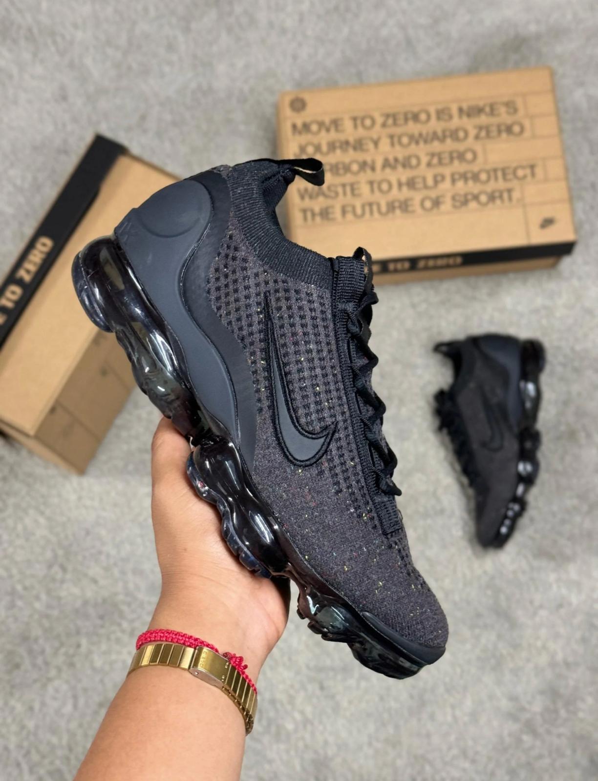 NIKE VAPORMAX