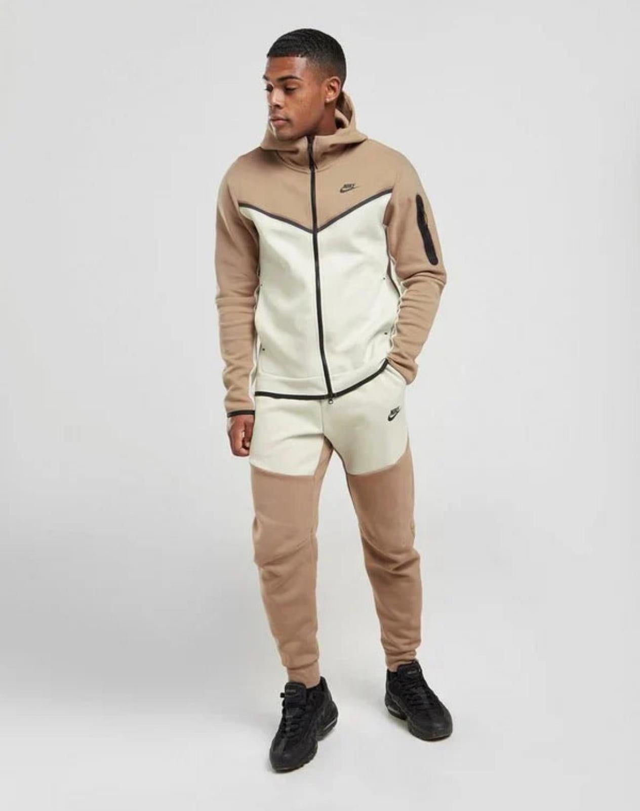 NIKE TECH FLEECE BEIGE